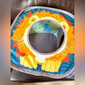 Like New Foldable Pet Cube Playground